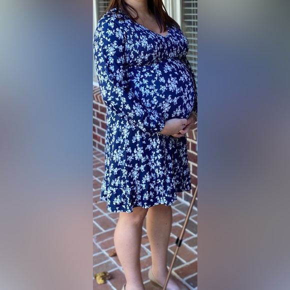 Women's Maternity Long Sleeve Ruffle Dress V Neck - Picture 2 of 2